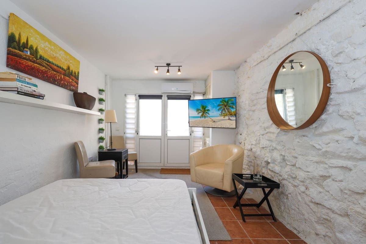 3 makuuhuone Omakotitalo myytävänä paikassa Guaro - 219 000 € (Ref: 9650353)