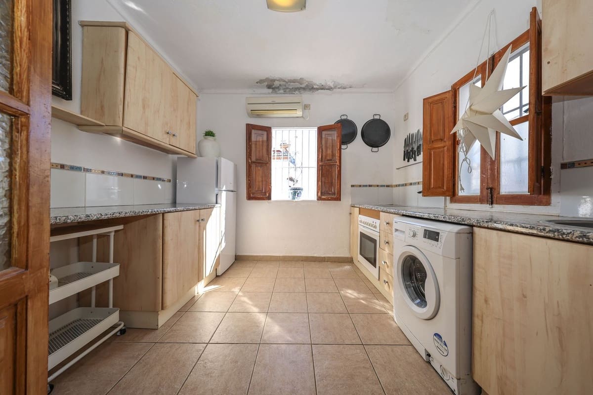 3 bedroom Townhouse for sale in Guaro - € 219,000 (Ref: 9650353)