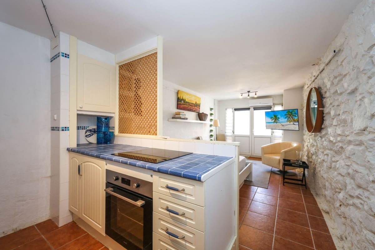 3 bedroom Townhouse for sale in Guaro - € 219,000 (Ref: 9650353)