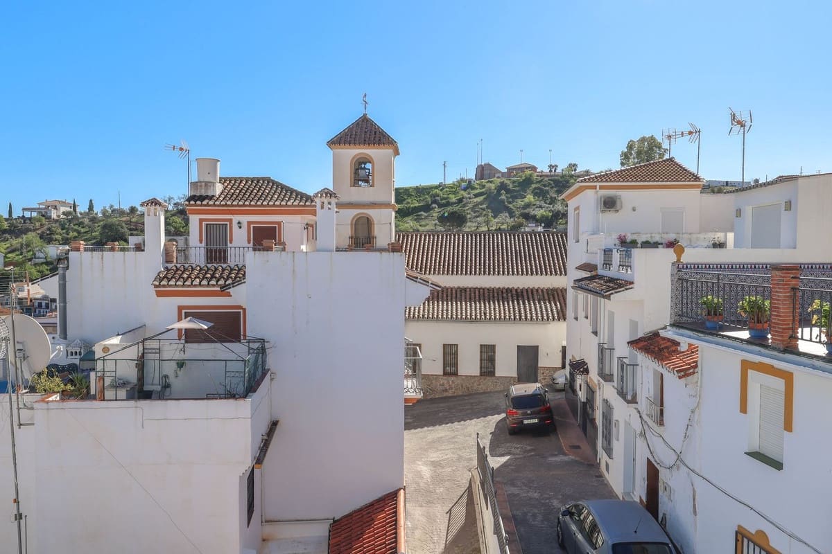 3 bedroom Townhouse for sale in Guaro - € 219,000 (Ref: 9650353)
