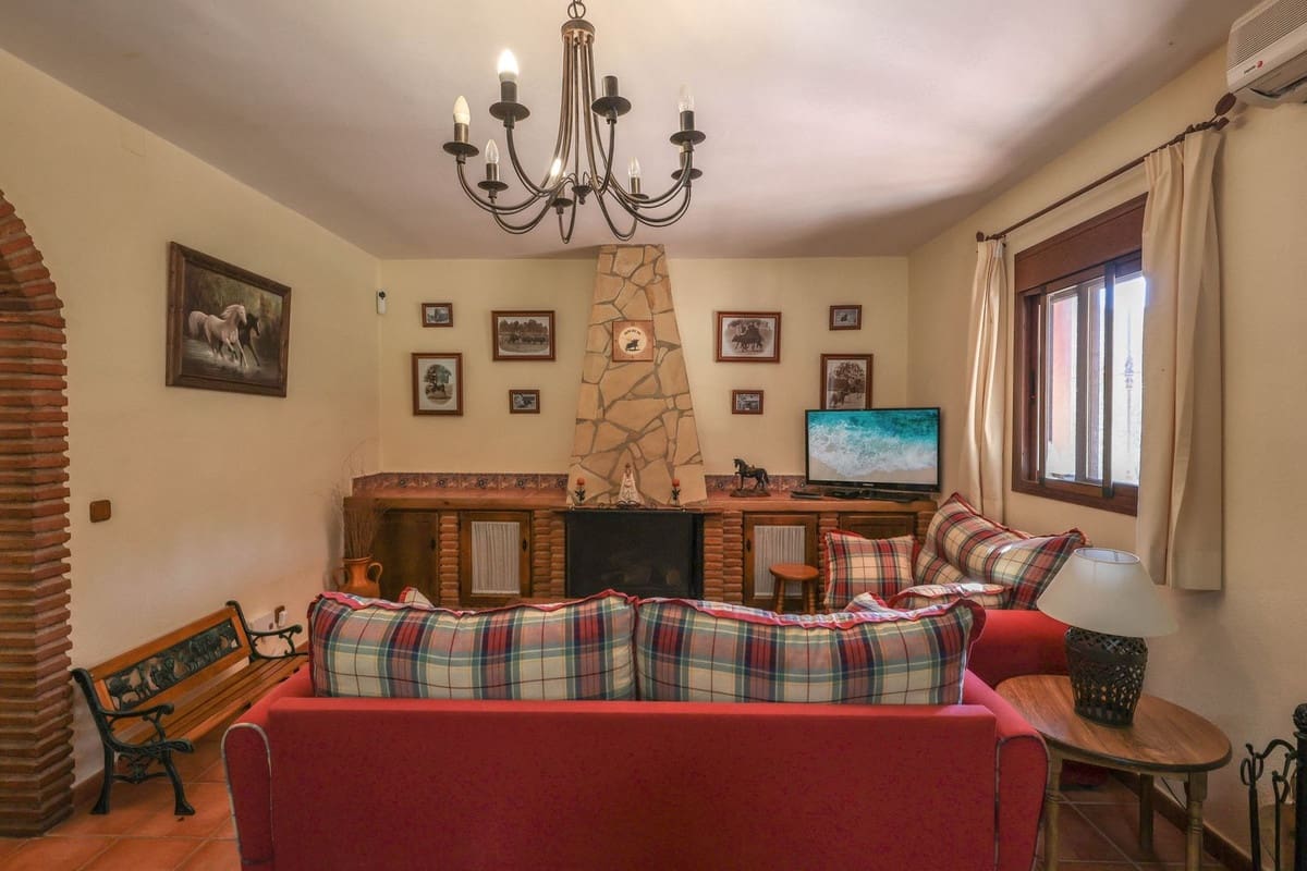 2 quarto Moradia para venda em Monda com garagem - 500 000 € (Ref: 9656500)