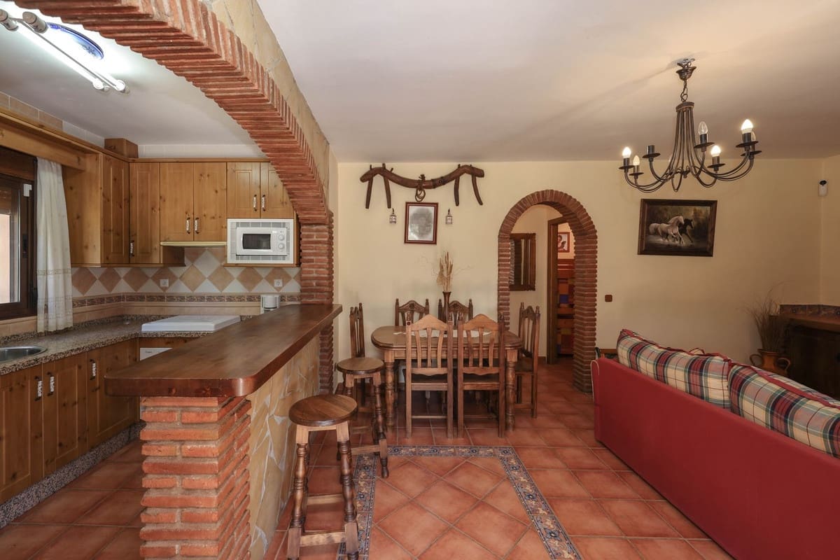 2 quarto Moradia para venda em Monda com garagem - 500 000 € (Ref: 9656500)