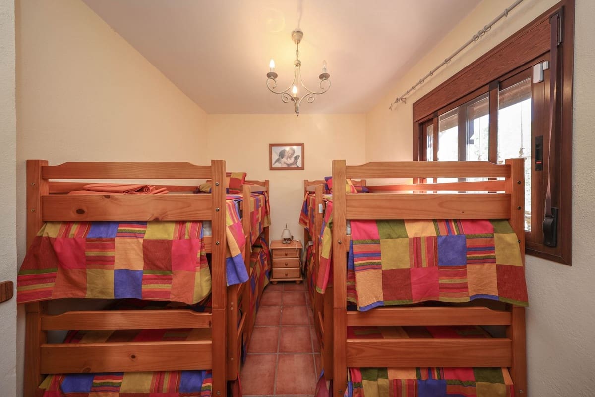 2 quarto Moradia para venda em Monda com garagem - 500 000 € (Ref: 9656500)