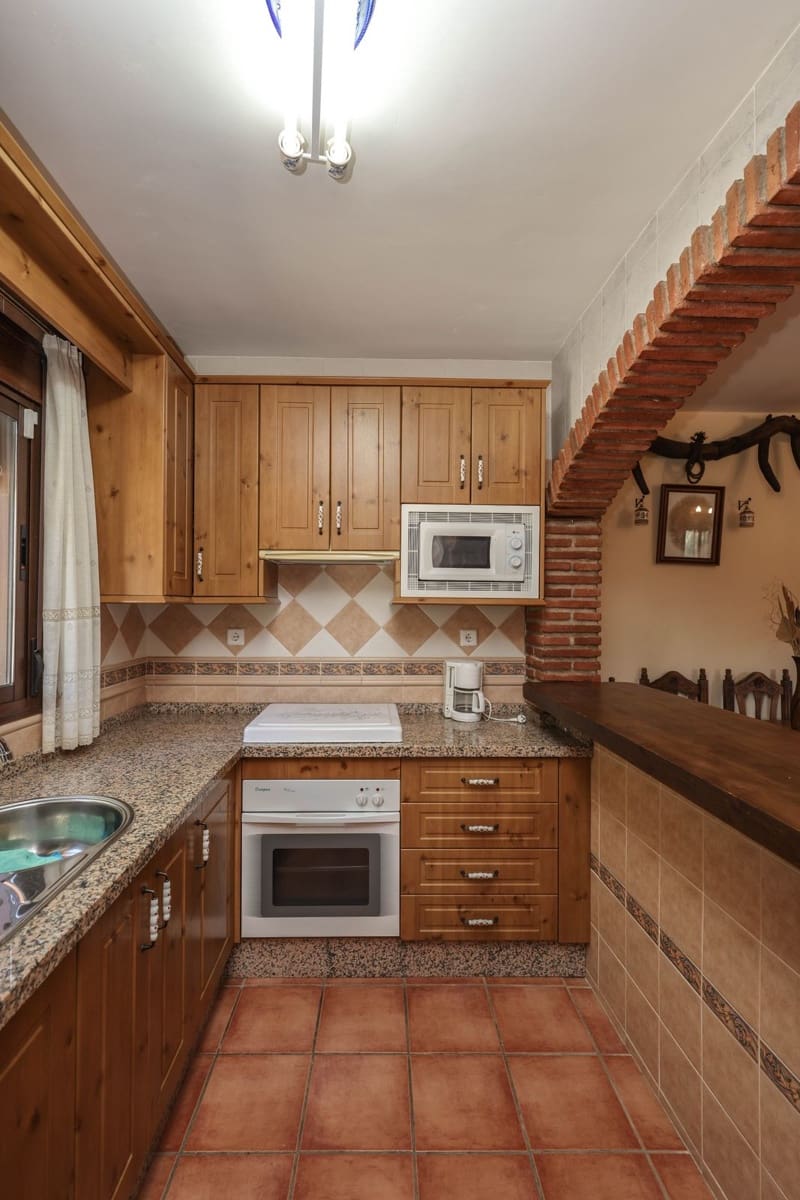 2 quarto Moradia para venda em Monda com garagem - 500 000 € (Ref: 9656500)