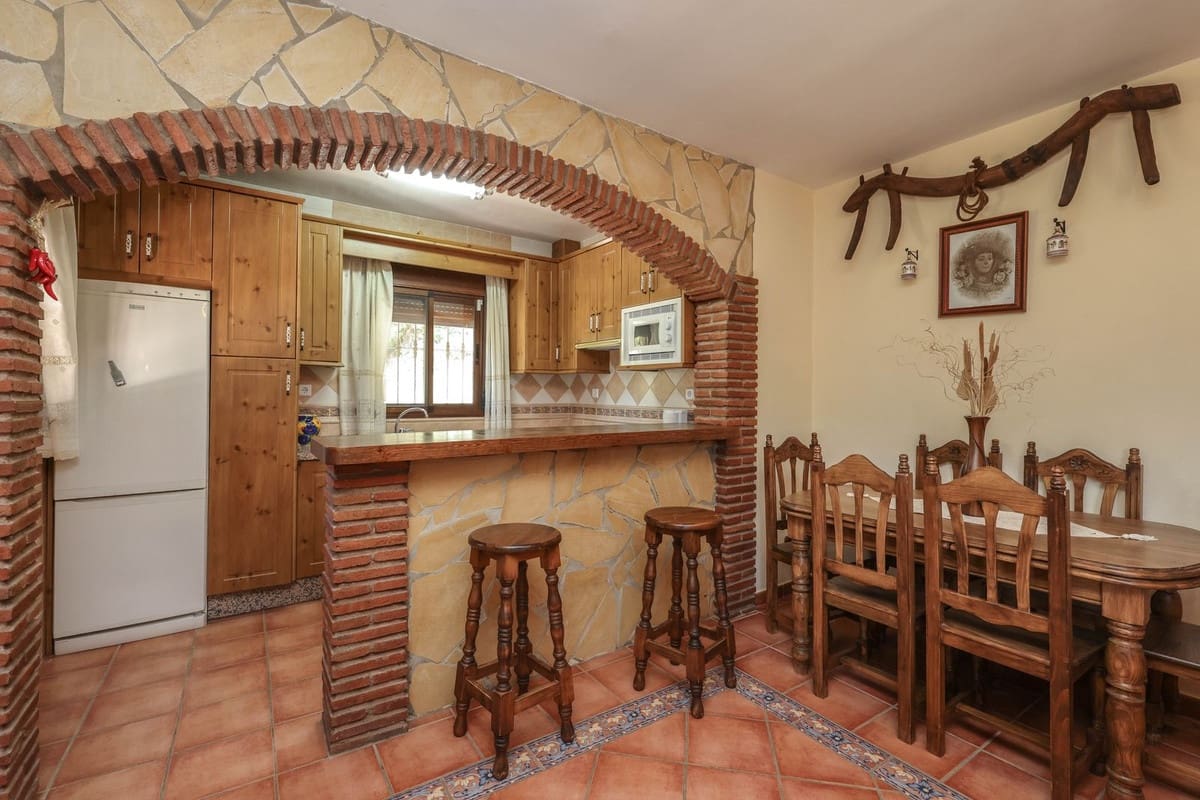 2 quarto Moradia para venda em Monda com garagem - 500 000 € (Ref: 9656500)