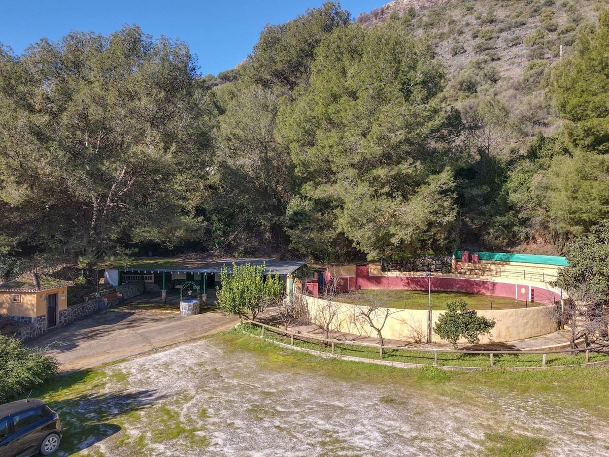 2 quarto Moradia para venda em Monda com garagem - 500 000 € (Ref: 9656500)