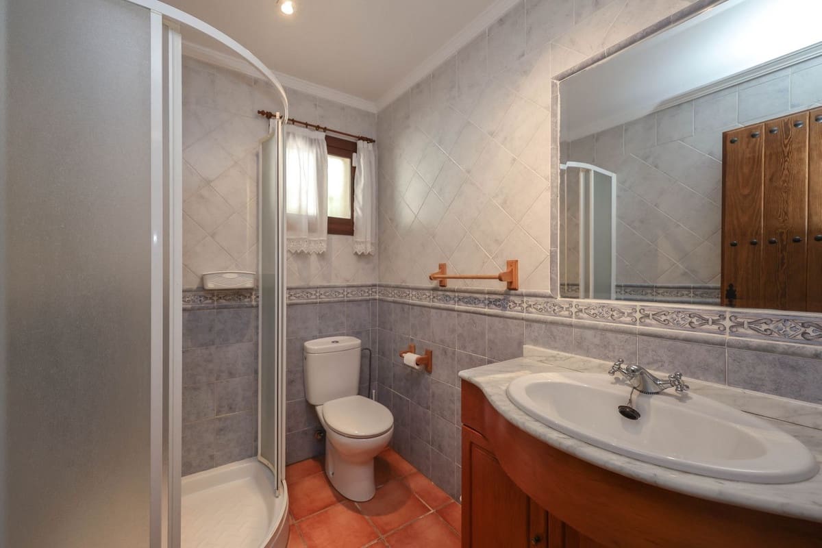 2 camera da letto Villa in vendita in Monda con garage - 500.000 € (Rif: 9656500)