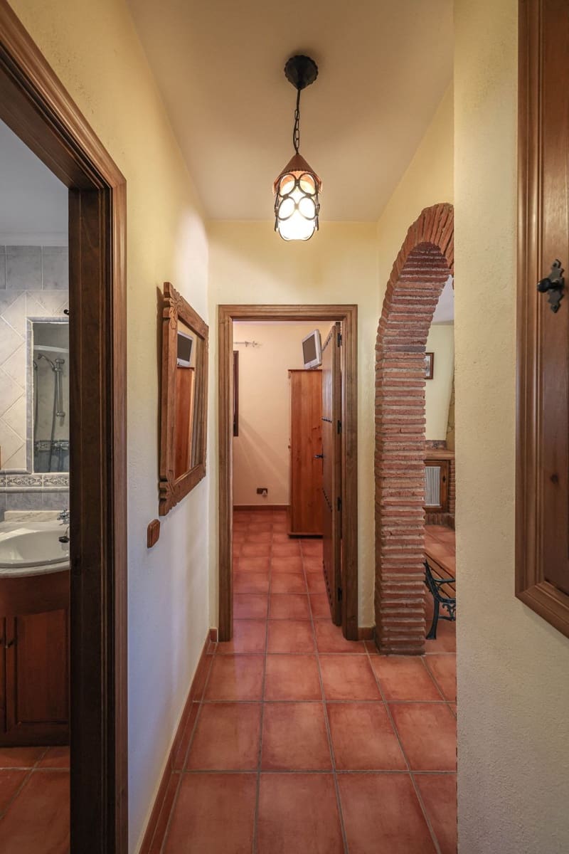 2 camera da letto Villa in vendita in Monda con garage - 500.000 € (Rif: 9656500)