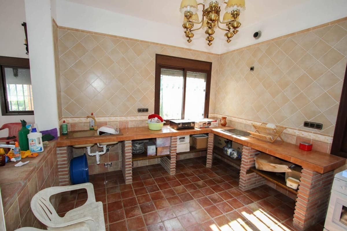 Chalet de 3 habitaciones en Pizarra en venta con garaje - 600.000 € (Ref: 9675120)