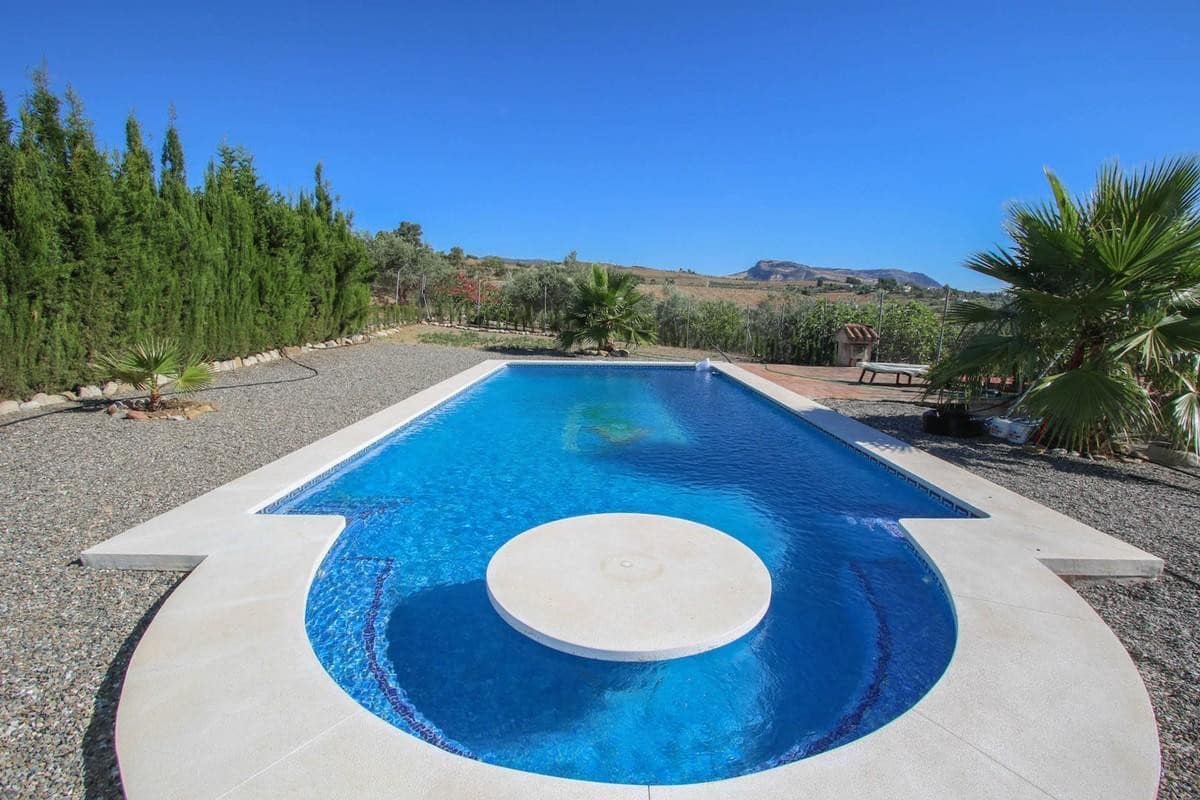 Chalet de 3 habitaciones en Pizarra en venta con garaje - 600.000 € (Ref: 9675120)