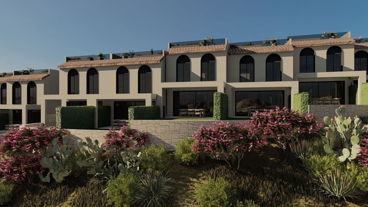 3 bedroom Townhouse for sale in Guaro with pool garage - € 725,000 (Ref: 9725011)