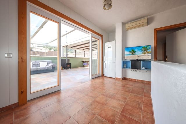 1 bedroom Townhouse for sale in Guaro with garage - € 272,000 (Ref: 9769094)