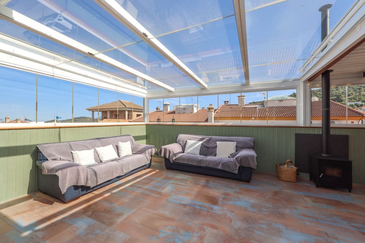 1 bedroom Townhouse for sale in Guaro with garage - € 272,000 (Ref: 9769094)