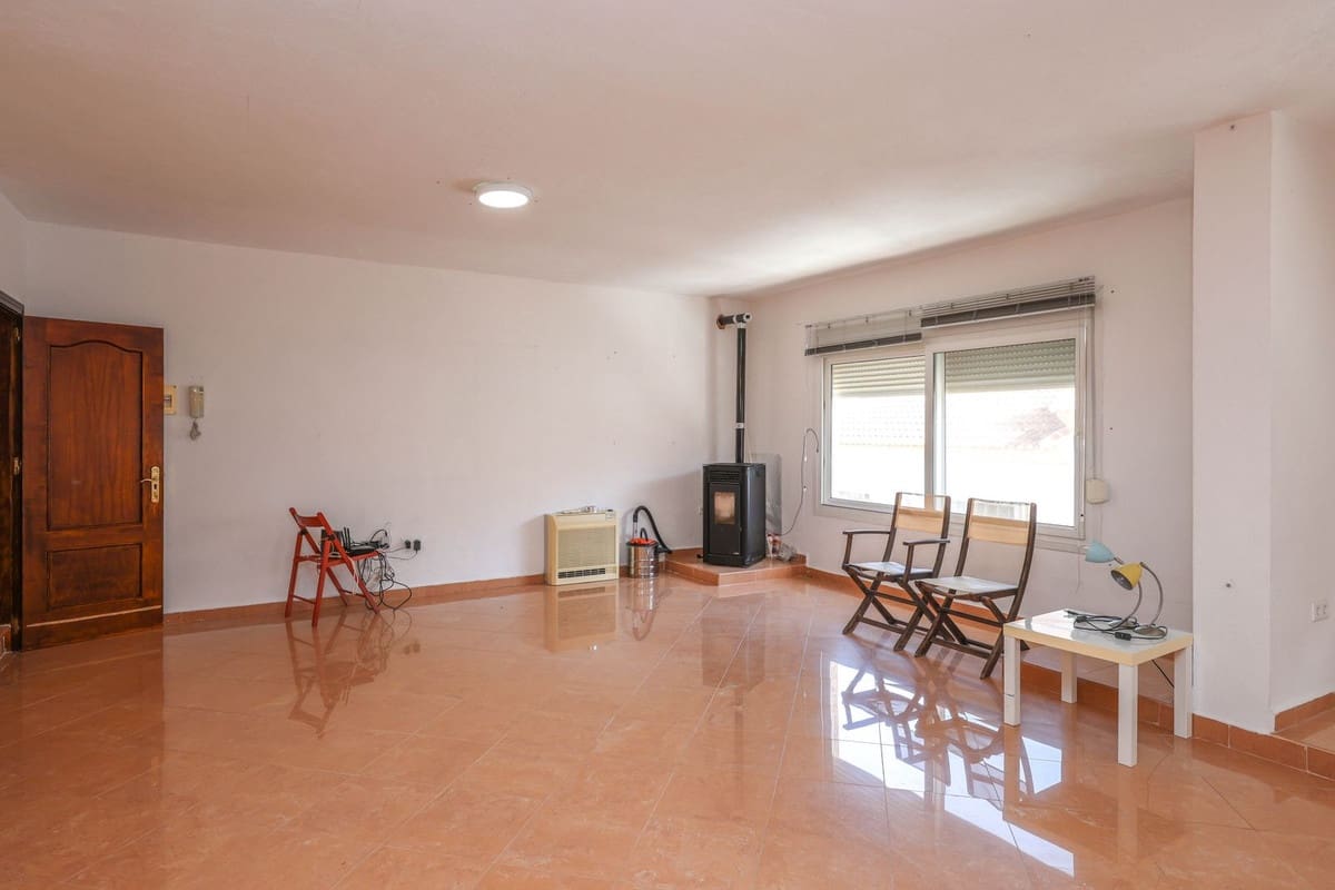 1 bedroom Townhouse for sale in Guaro with garage - € 272,000 (Ref: 9769094)