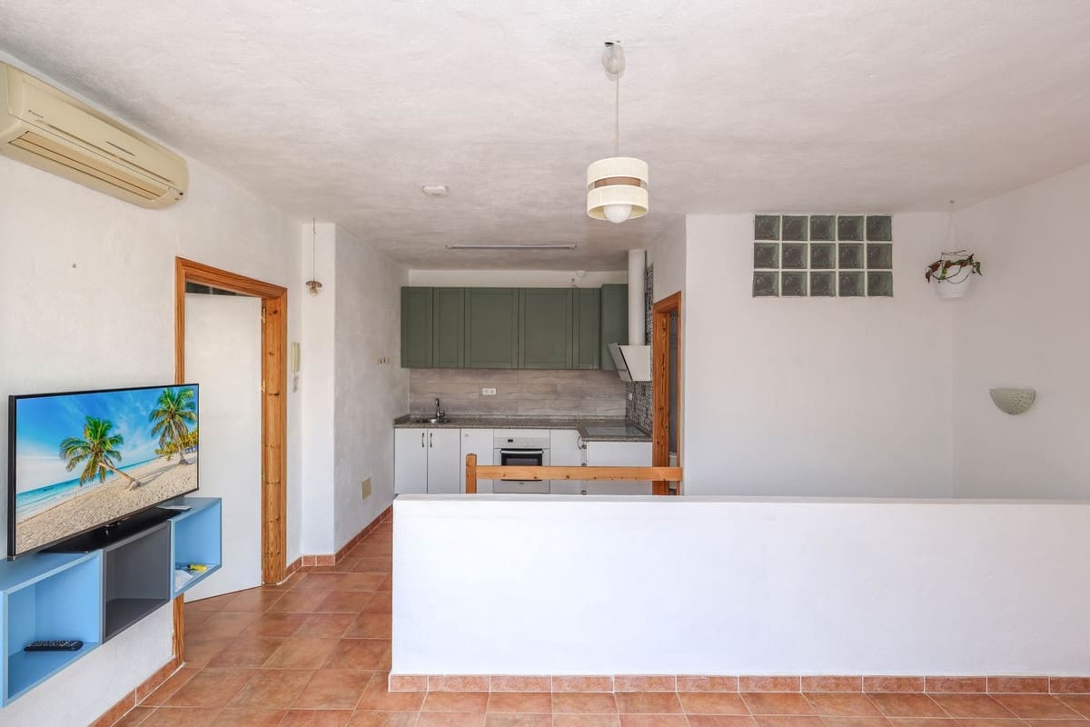 1 bedroom Townhouse for sale in Guaro with garage - € 272,000 (Ref: 9769094)