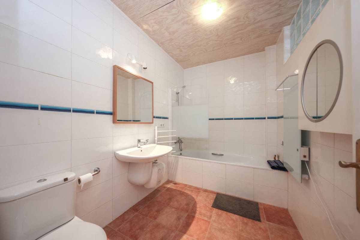 1 bedroom Townhouse for sale in Guaro with garage - € 272,000 (Ref: 9769094)