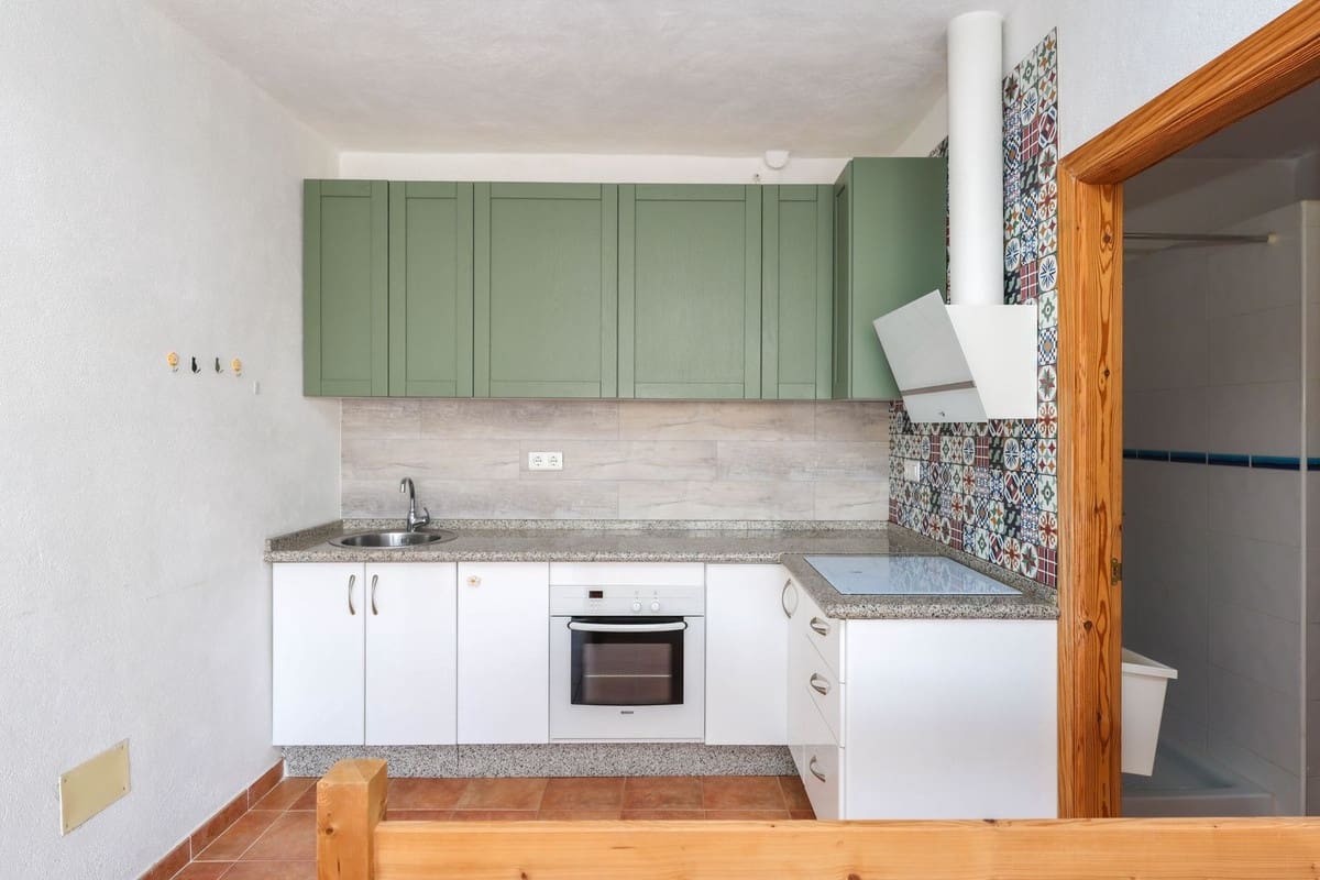 1 bedroom Townhouse for sale in Guaro with garage - € 272,000 (Ref: 9769094)