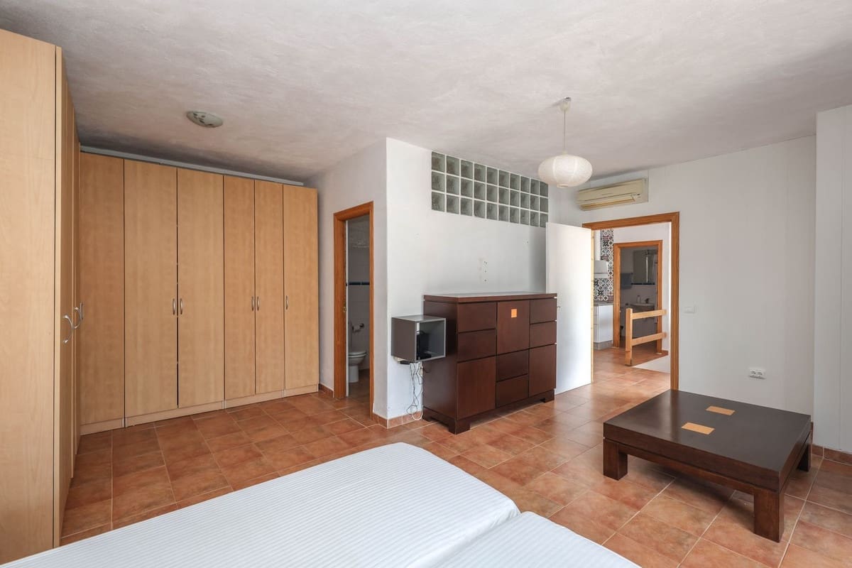 1 bedroom Townhouse for sale in Guaro with garage - € 272,000 (Ref: 9769094)