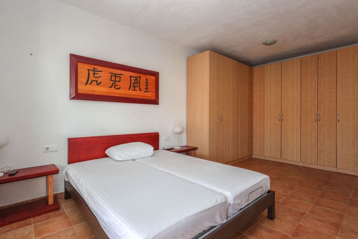 1 bedroom Townhouse for sale in Guaro with garage - € 272,000 (Ref: 9769094)