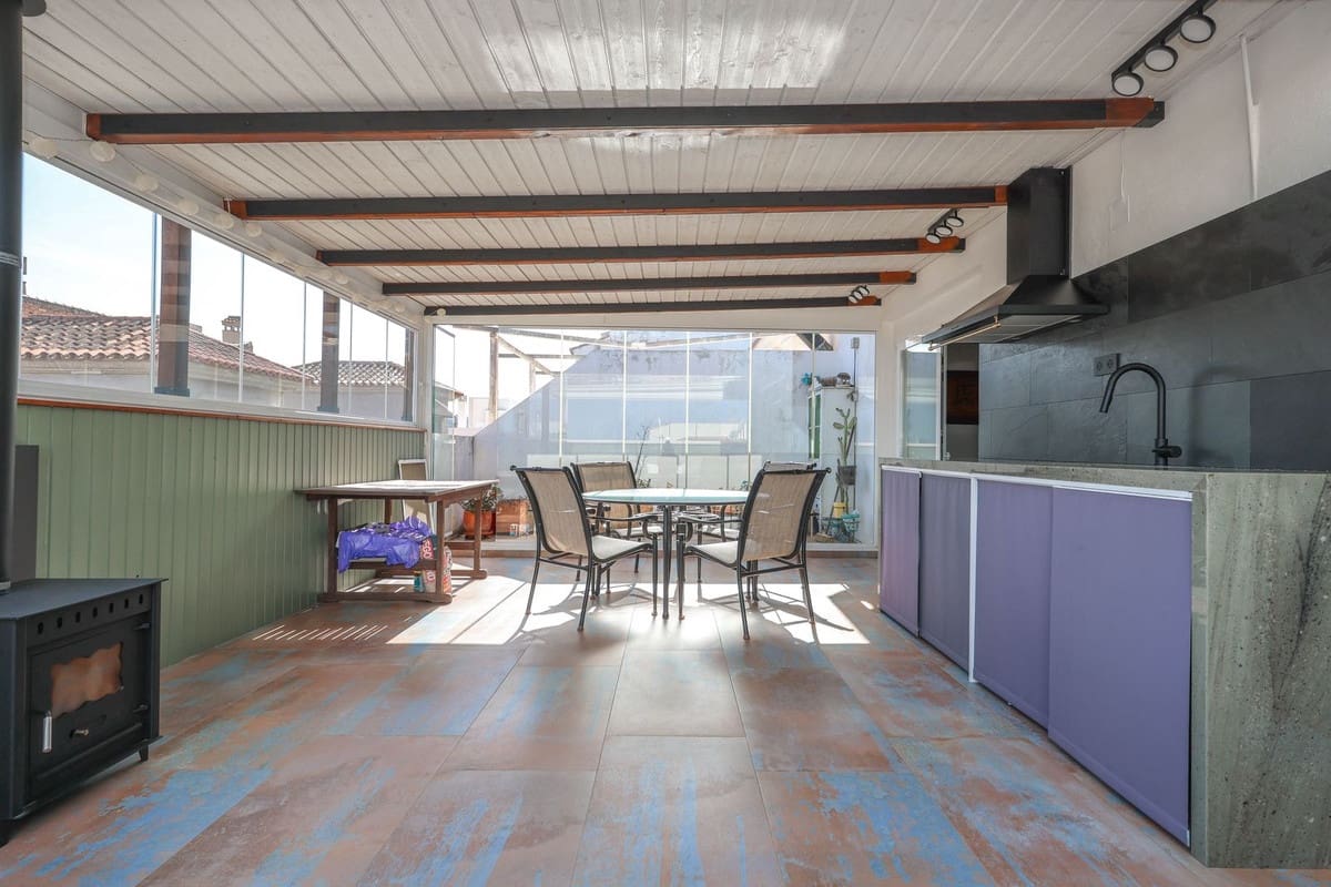 1 bedroom Townhouse for sale in Guaro with garage - € 272,000 (Ref: 9769094)