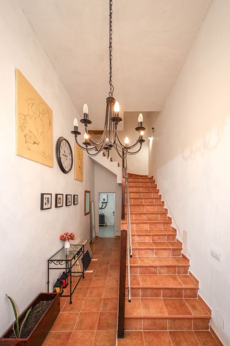 1 bedroom Townhouse for sale in Guaro with garage - € 272,000 (Ref: 9769094)