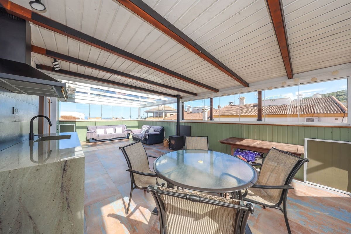 1 bedroom Townhouse for sale in Guaro with garage - € 272,000 (Ref: 9769094)