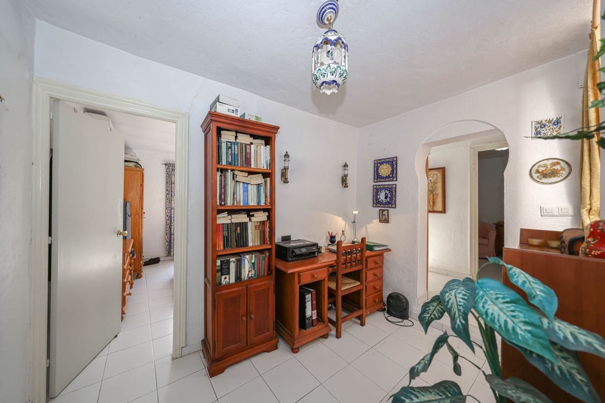 3 bedroom Townhouse for sale in Guaro with garage - € 169,000 (Ref: 9784488)