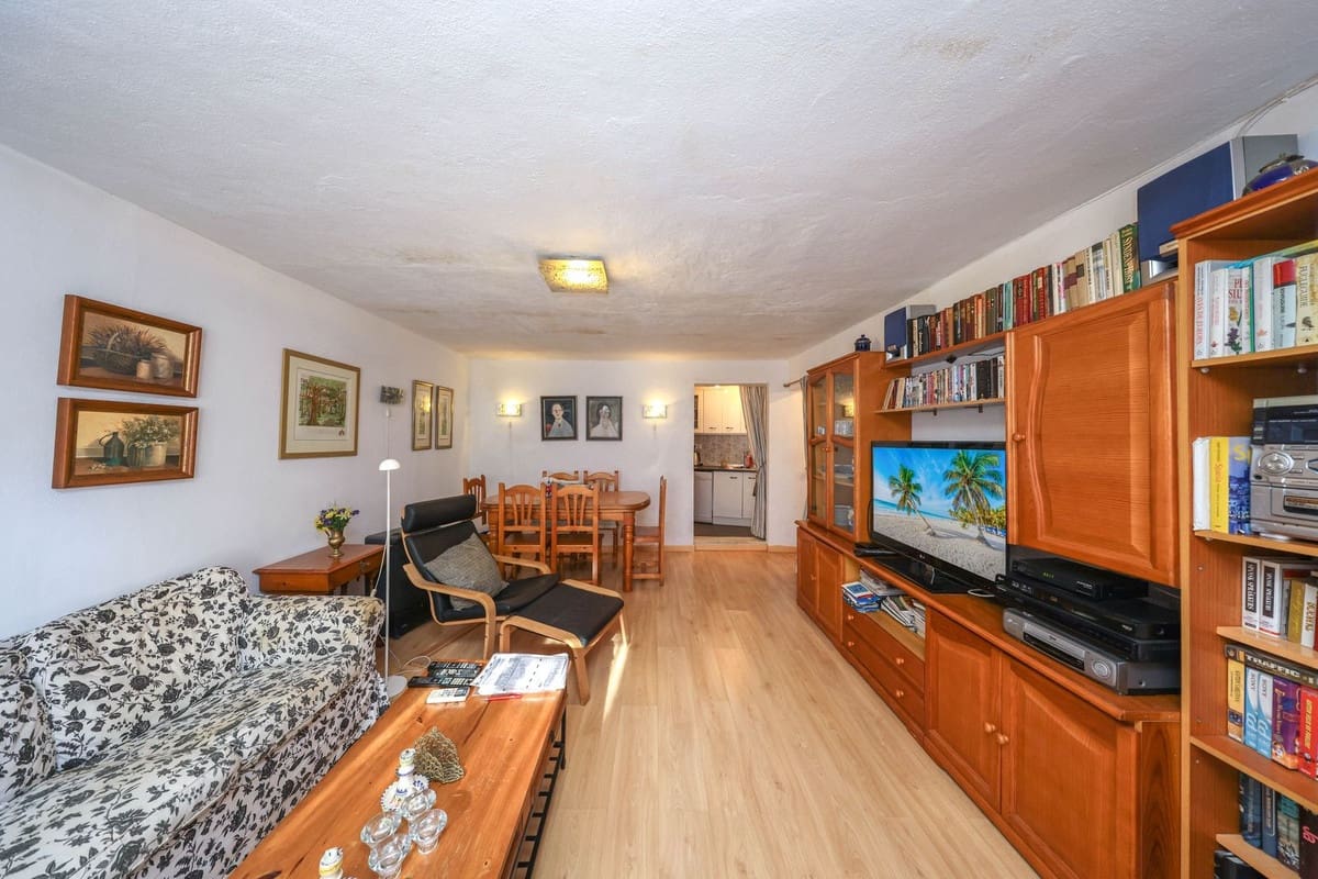 3 bedroom Townhouse for sale in Guaro with garage - € 169,000 (Ref: 9784488)