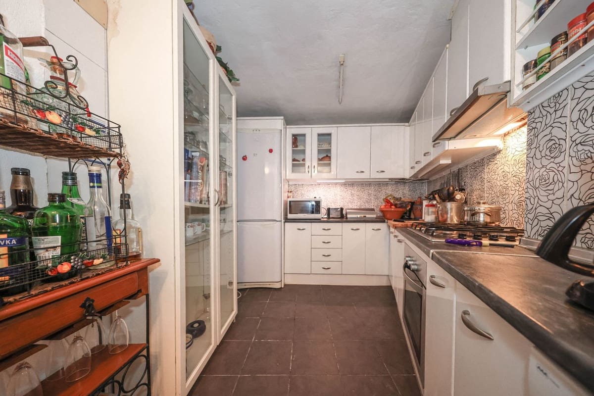 3 bedroom Townhouse for sale in Guaro with garage - € 169,000 (Ref: 9784488)