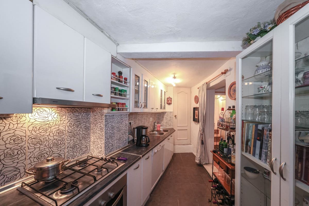 3 bedroom Townhouse for sale in Guaro with garage - € 169,000 (Ref: 9784488)