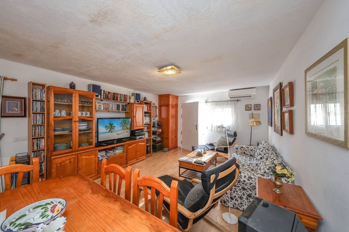 3 bedroom Townhouse for sale in Guaro with garage - € 169,000 (Ref: 9784488)