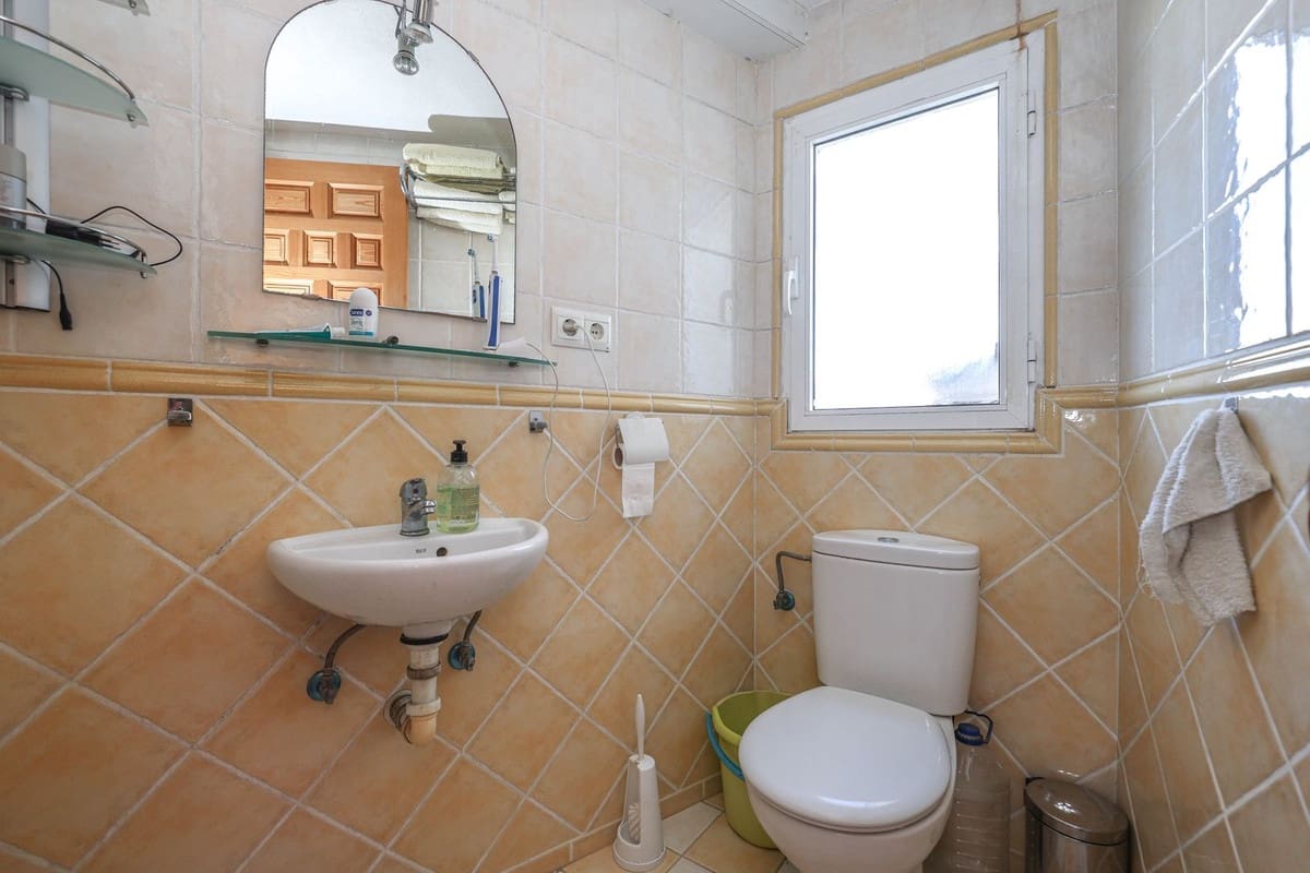 3 bedroom Townhouse for sale in Guaro with garage - € 169,000 (Ref: 9784488)