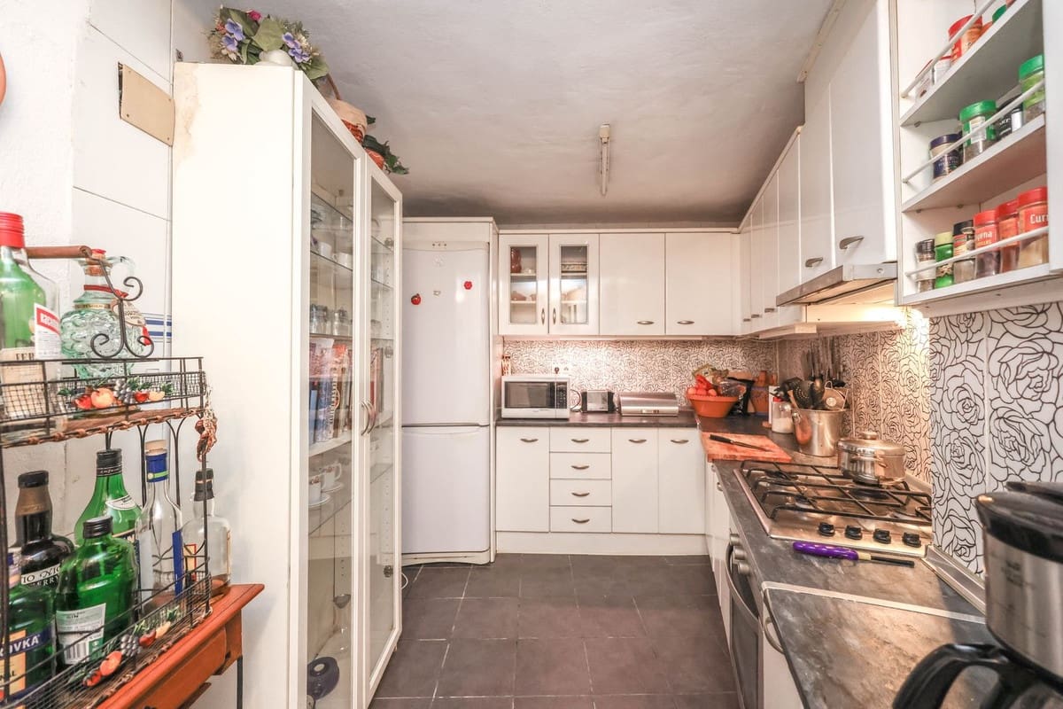 3 bedroom Townhouse for sale in Guaro with garage - € 169,000 (Ref: 9784488)