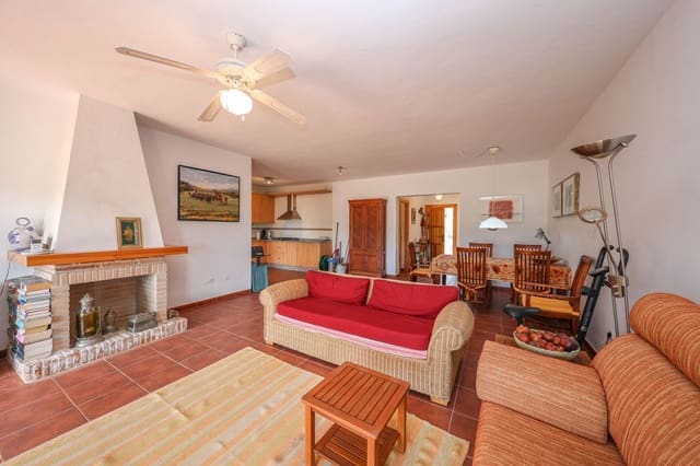 Chalet de 3 habitaciones en Tolox en venta con piscina garaje - 349.000 € (Ref: 9802675)