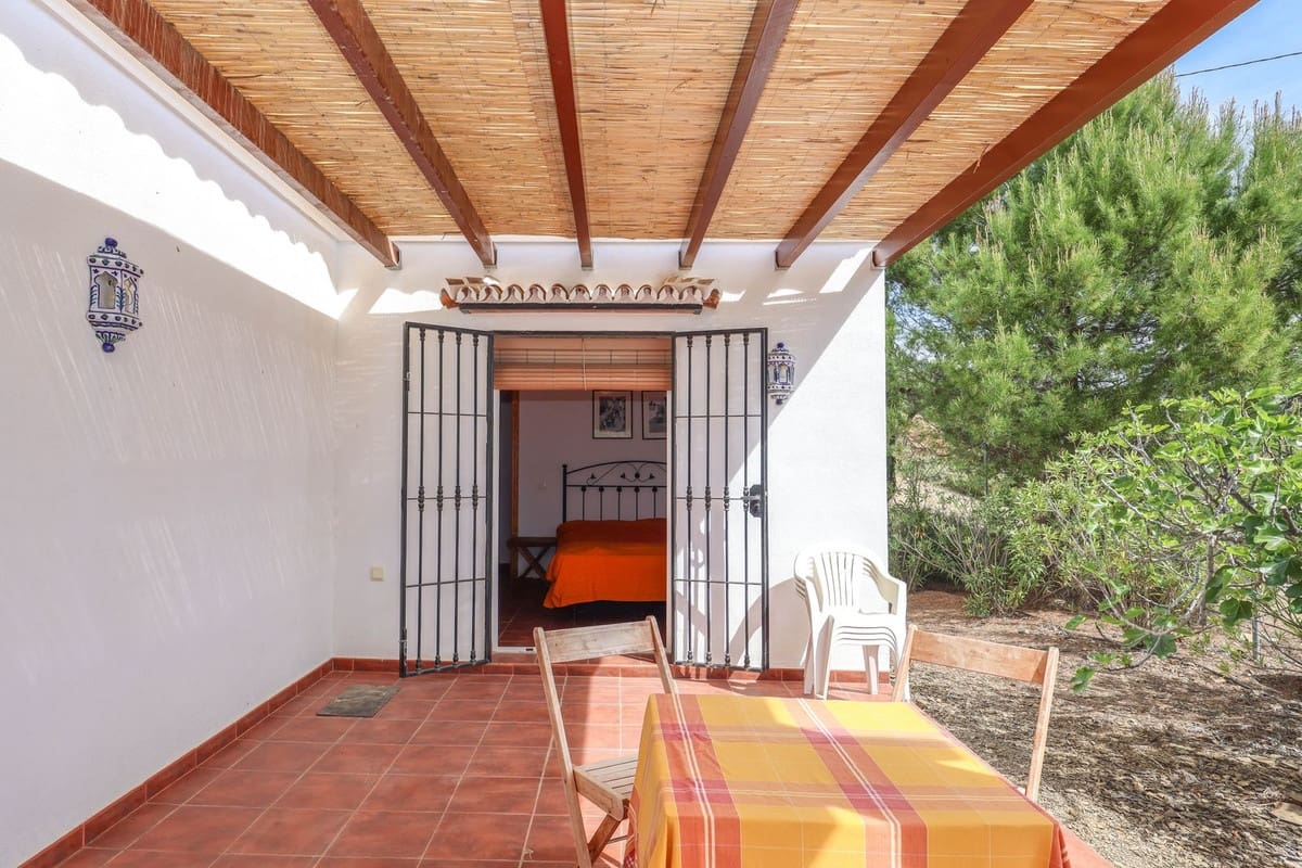 3 bedroom Villa for sale in Tolox with pool garage - € 349,000 (Ref: 9802675)