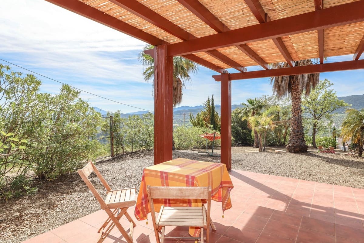 3 bedroom Villa for sale in Tolox with pool garage - € 349,000 (Ref: 9802675)