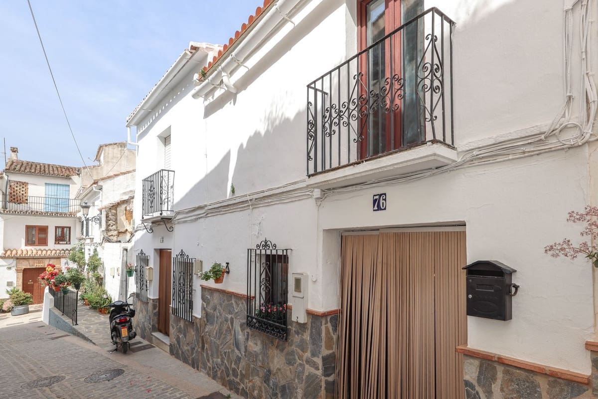 4 bedroom Townhouse for sale in Yunquera - € 140,000 (Ref: 9807019)