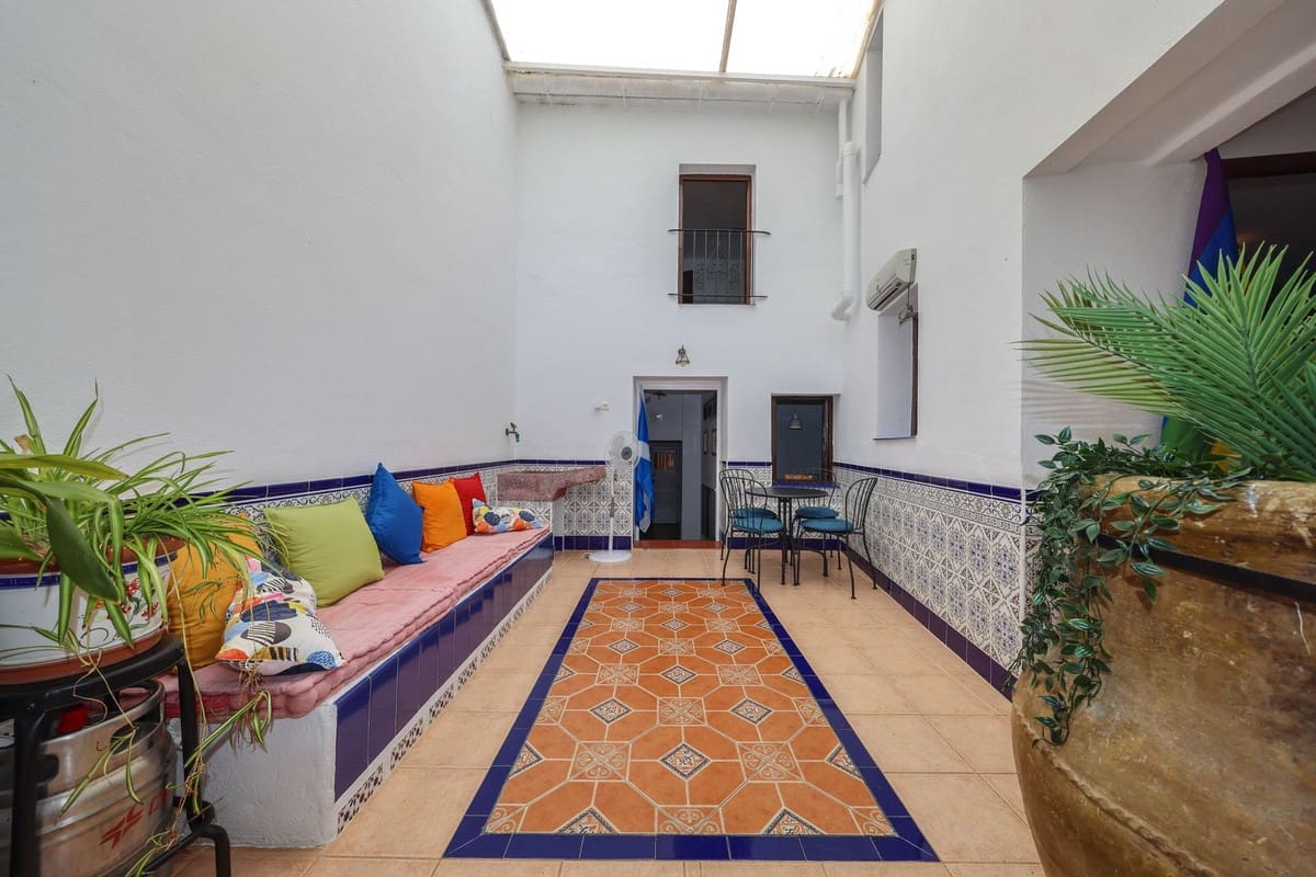 4 bedroom Townhouse for sale in Yunquera - € 140,000 (Ref: 9807019)