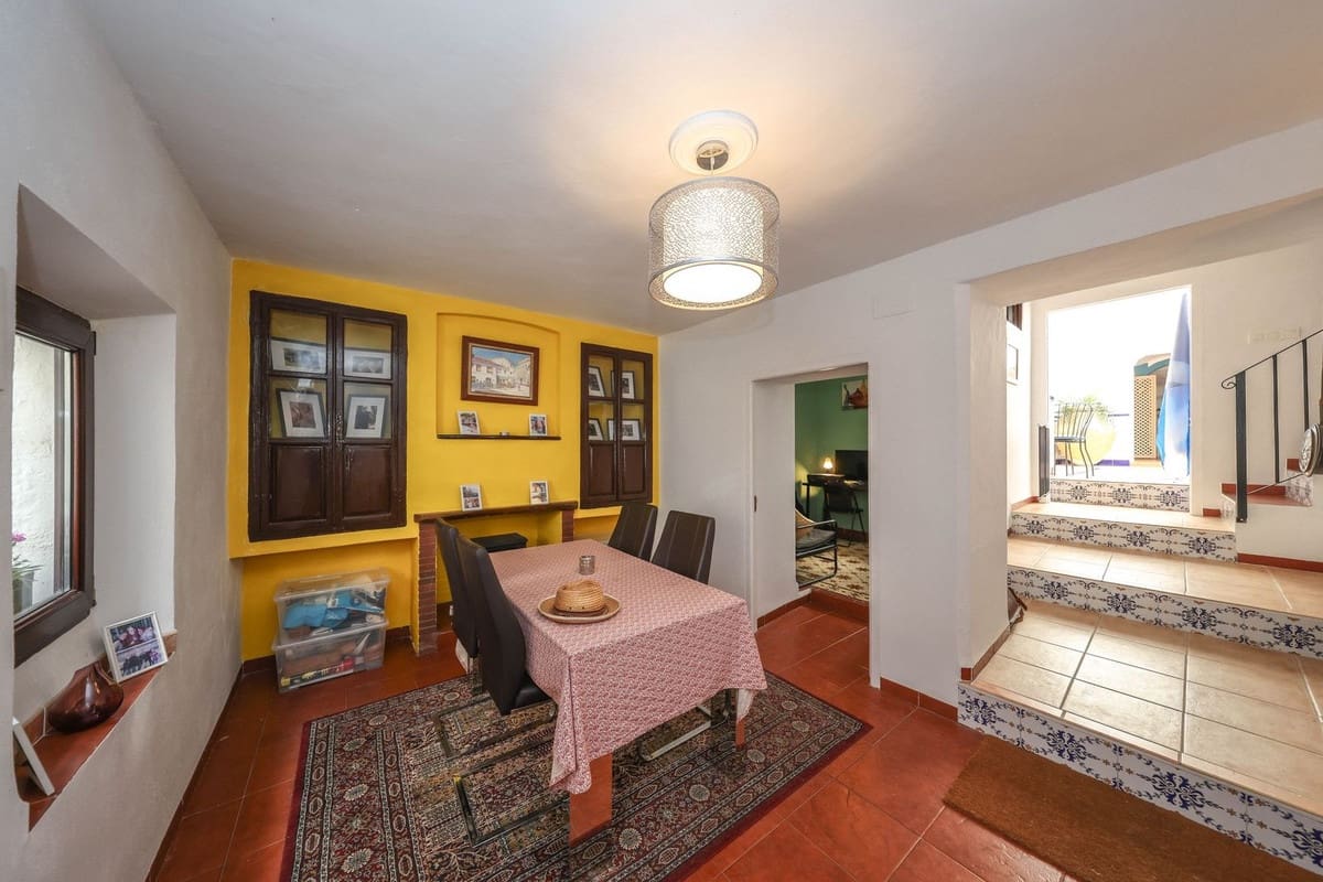 4 bedroom Townhouse for sale in Yunquera - € 140,000 (Ref: 9807019)