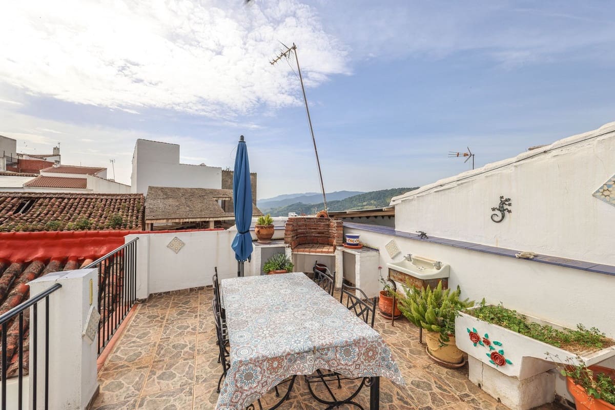 4 bedroom Townhouse for sale in Yunquera - € 140,000 (Ref: 9807019)