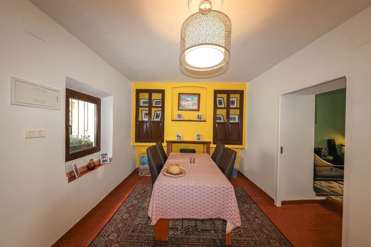 4 bedroom Townhouse for sale in Yunquera - € 140,000 (Ref: 9807019)