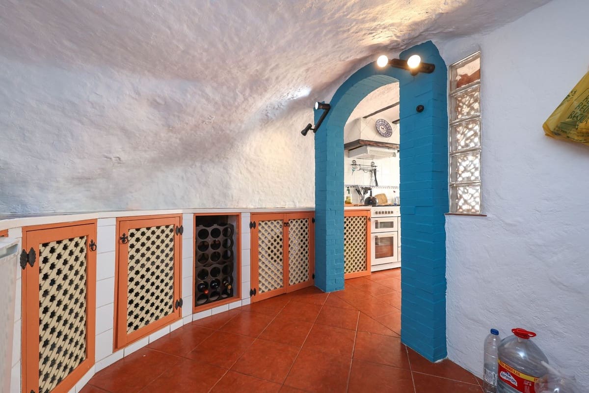 4 bedroom Townhouse for sale in Yunquera - € 140,000 (Ref: 9807019)