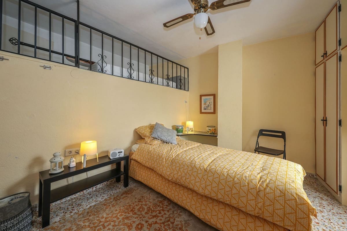 4 bedroom Townhouse for sale in Yunquera - € 140,000 (Ref: 9807019)