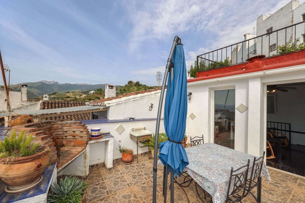 4 bedroom Townhouse for sale in Yunquera - € 140,000 (Ref: 9807019)