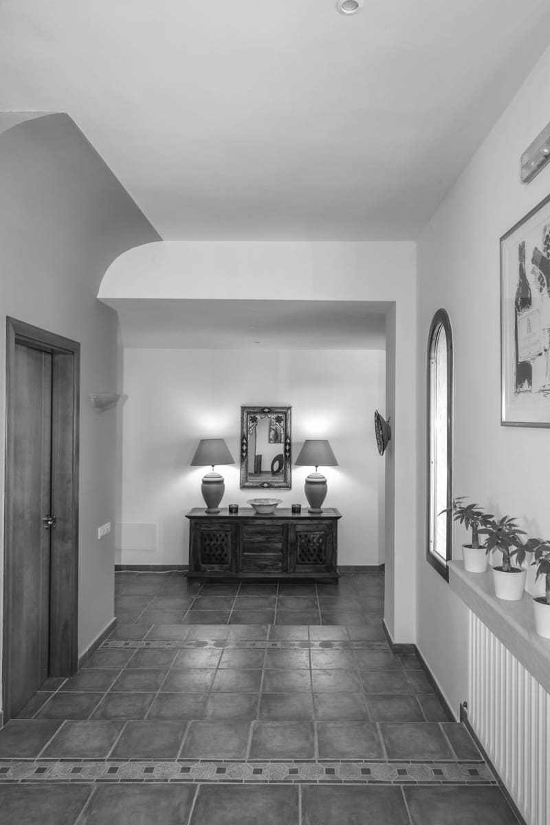 6 bedroom Villa for sale in Alhaurin el Grande with pool garage - € 1,395,000 (Ref: 9809421)