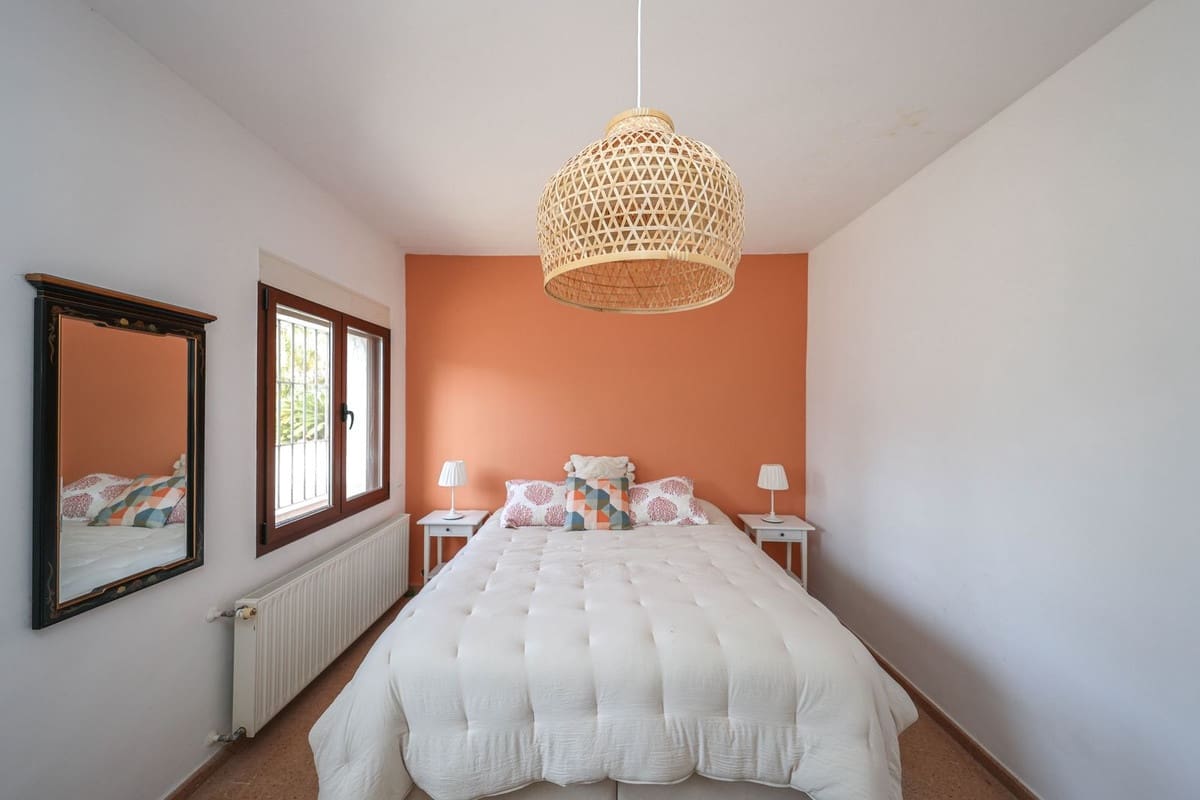 6 bedroom Villa for sale in Alhaurin el Grande with pool garage - € 1,395,000 (Ref: 9809421)