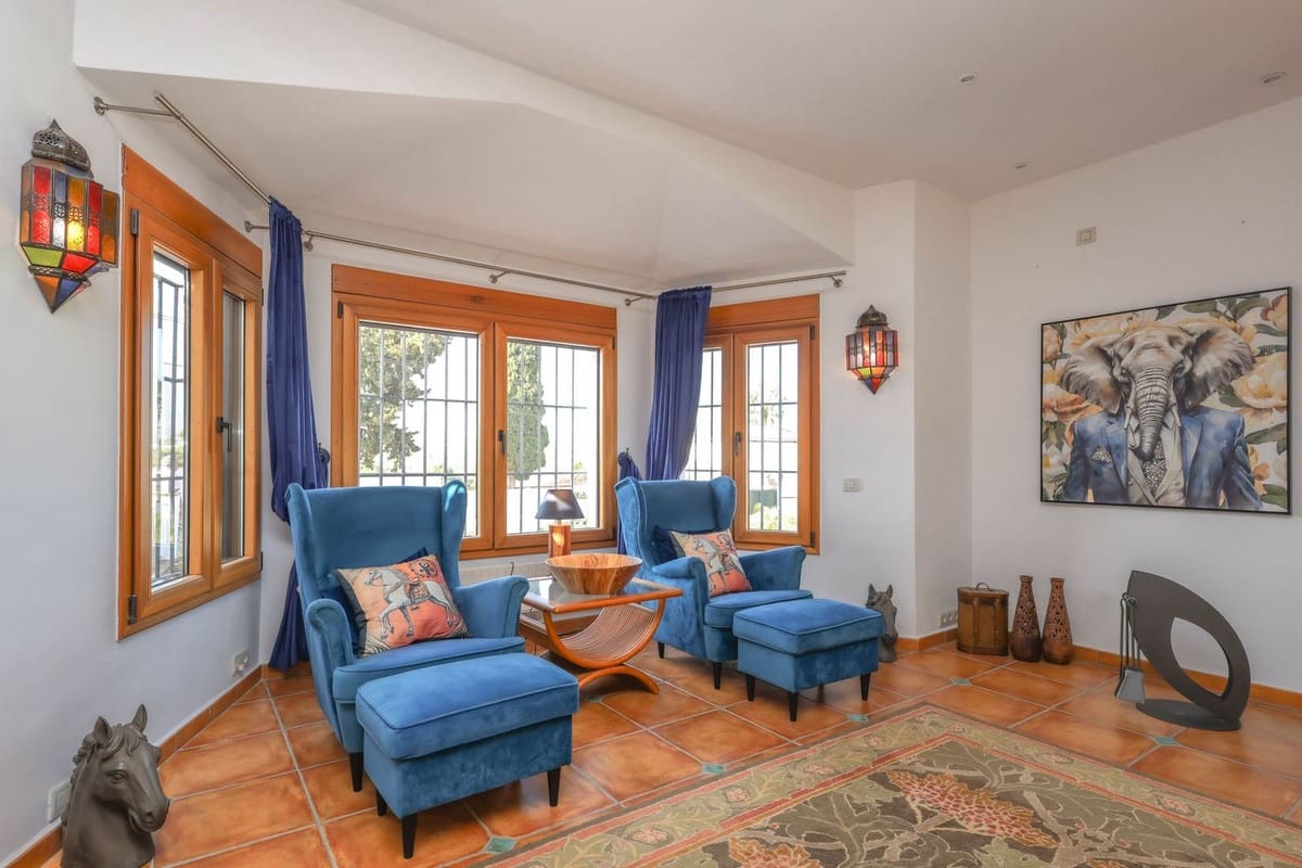 6 bedroom Villa for sale in Alhaurin el Grande with pool garage - € 1,395,000 (Ref: 9809421)