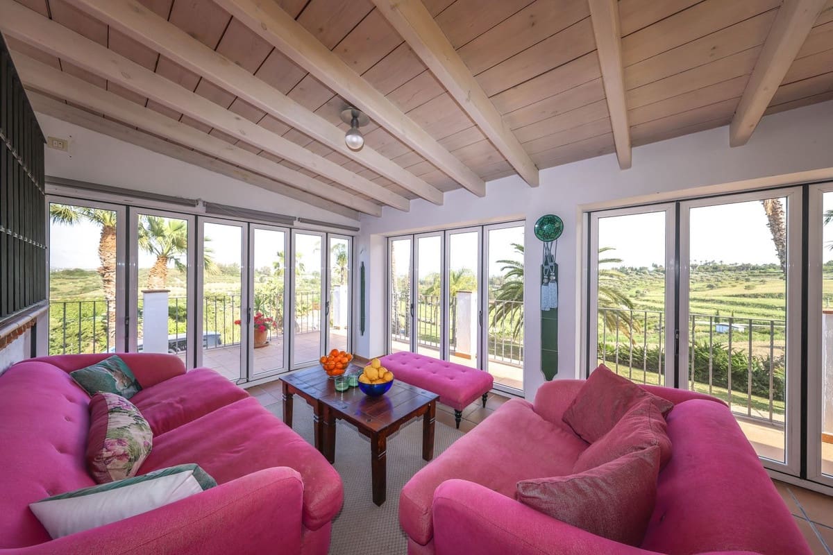 6 bedroom Villa for sale in Alhaurin el Grande with pool garage - € 1,395,000 (Ref: 9809421)