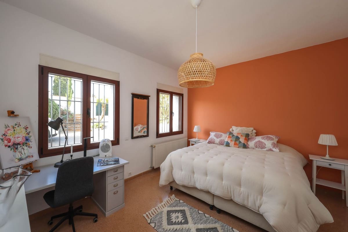 6 bedroom Villa for sale in Alhaurin el Grande with pool garage - € 1,395,000 (Ref: 9809421)