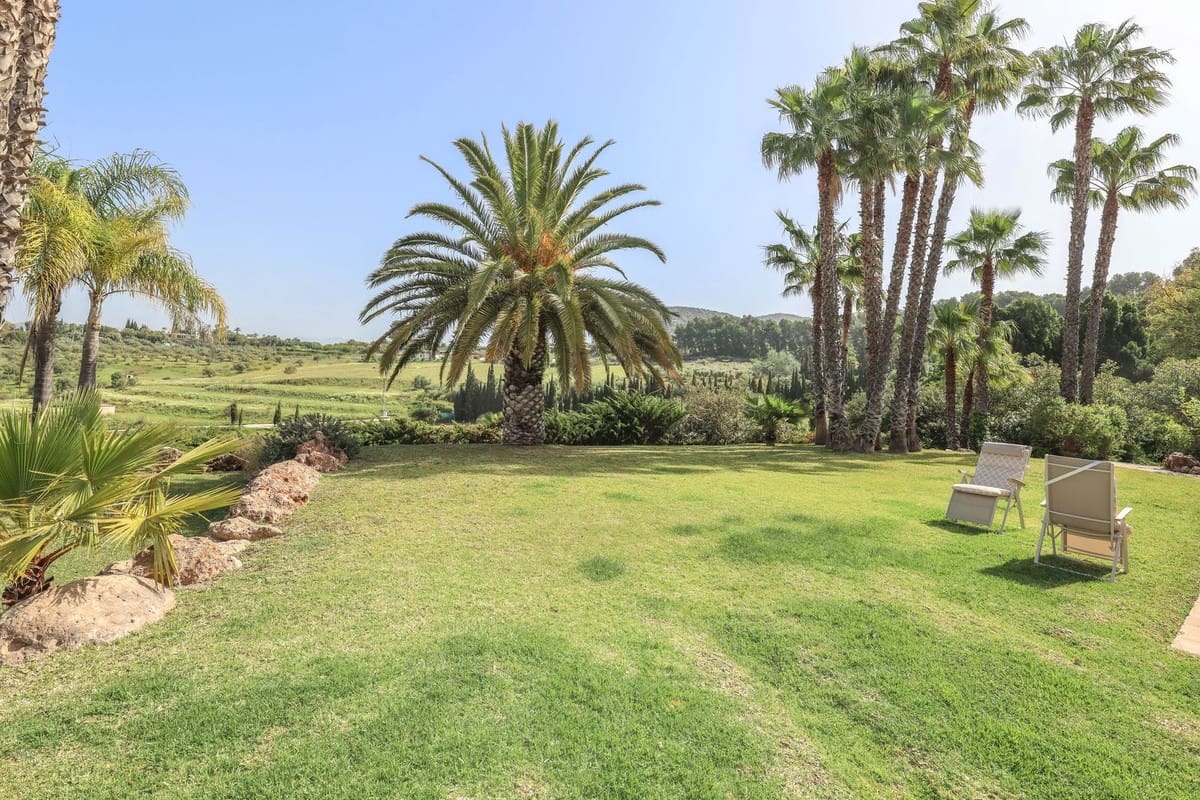 6 bedroom Villa for sale in Alhaurin el Grande with pool garage - € 1,395,000 (Ref: 9809421)